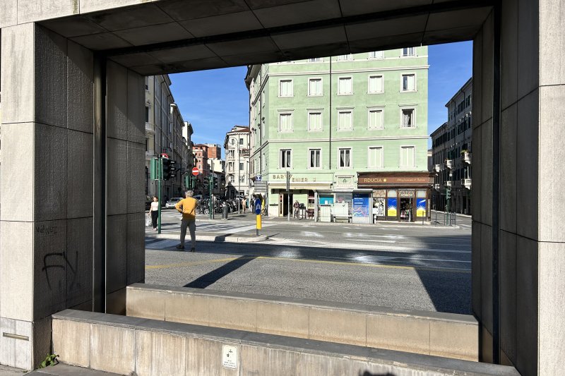 https://ilquadrifoglio.ts.it/images/immobili/800x533/FmnWGBB.jpg