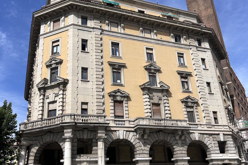 https://ilquadrifoglio.ts.it/images/immobili/800x533/dUWn7Ej.jpeg